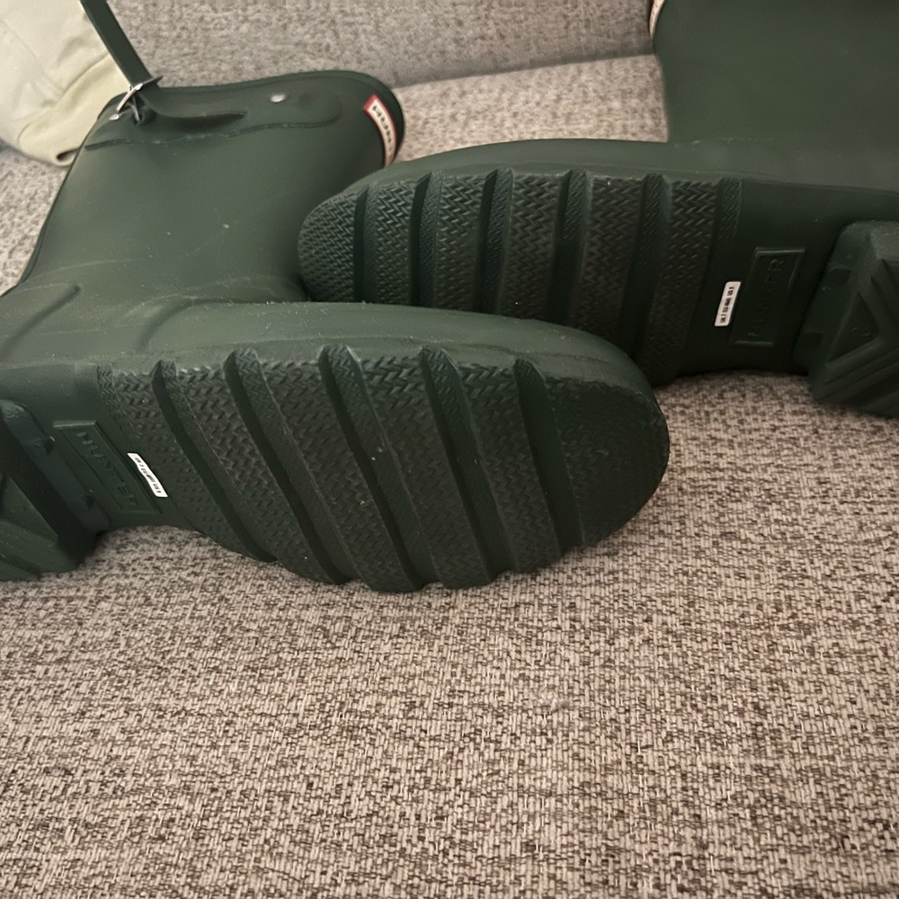 HUNTER GREEN, HUNTER rain boots! Size 9